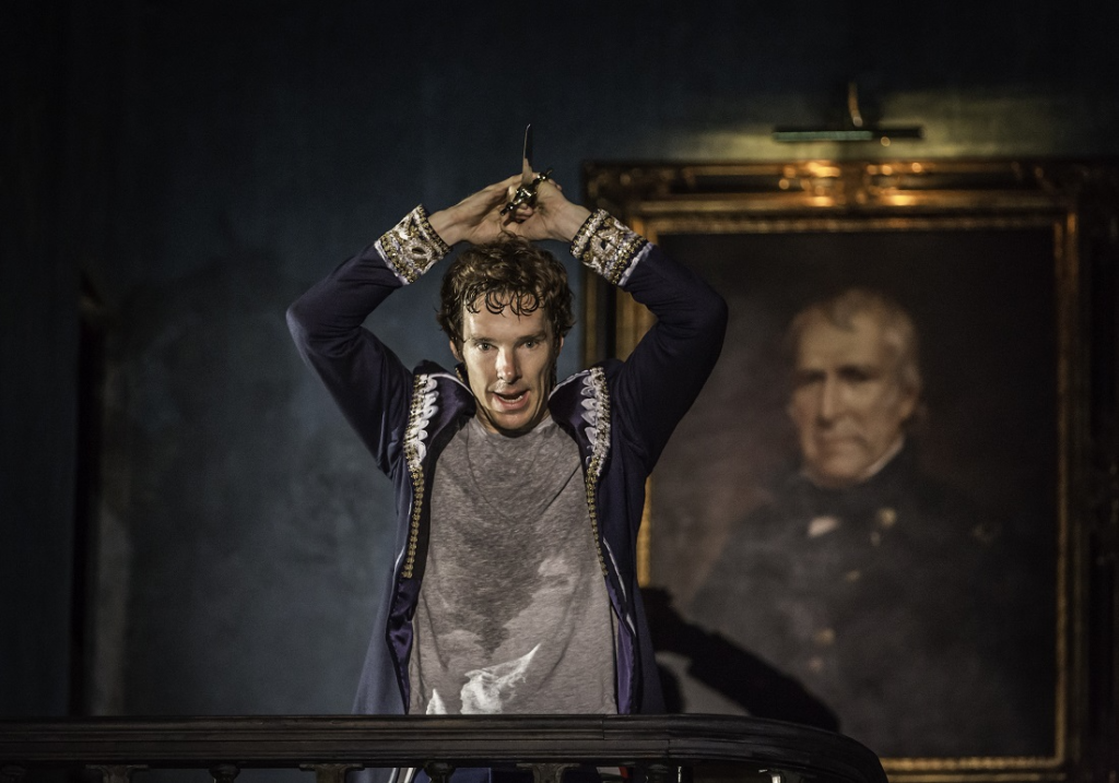 NTL-2019-Hamlet-9.-Benedict-Cumberbatch-Hamlet.-At-the-Barbican-Theatre.-Photo-credit-Johan-Persson